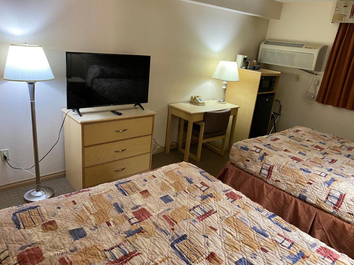 Lone Star Hotel North Battleford Buitenkant foto