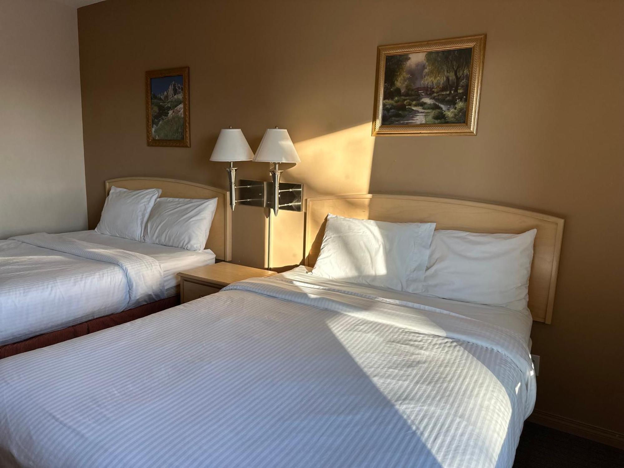 Lone Star Hotel North Battleford Buitenkant foto