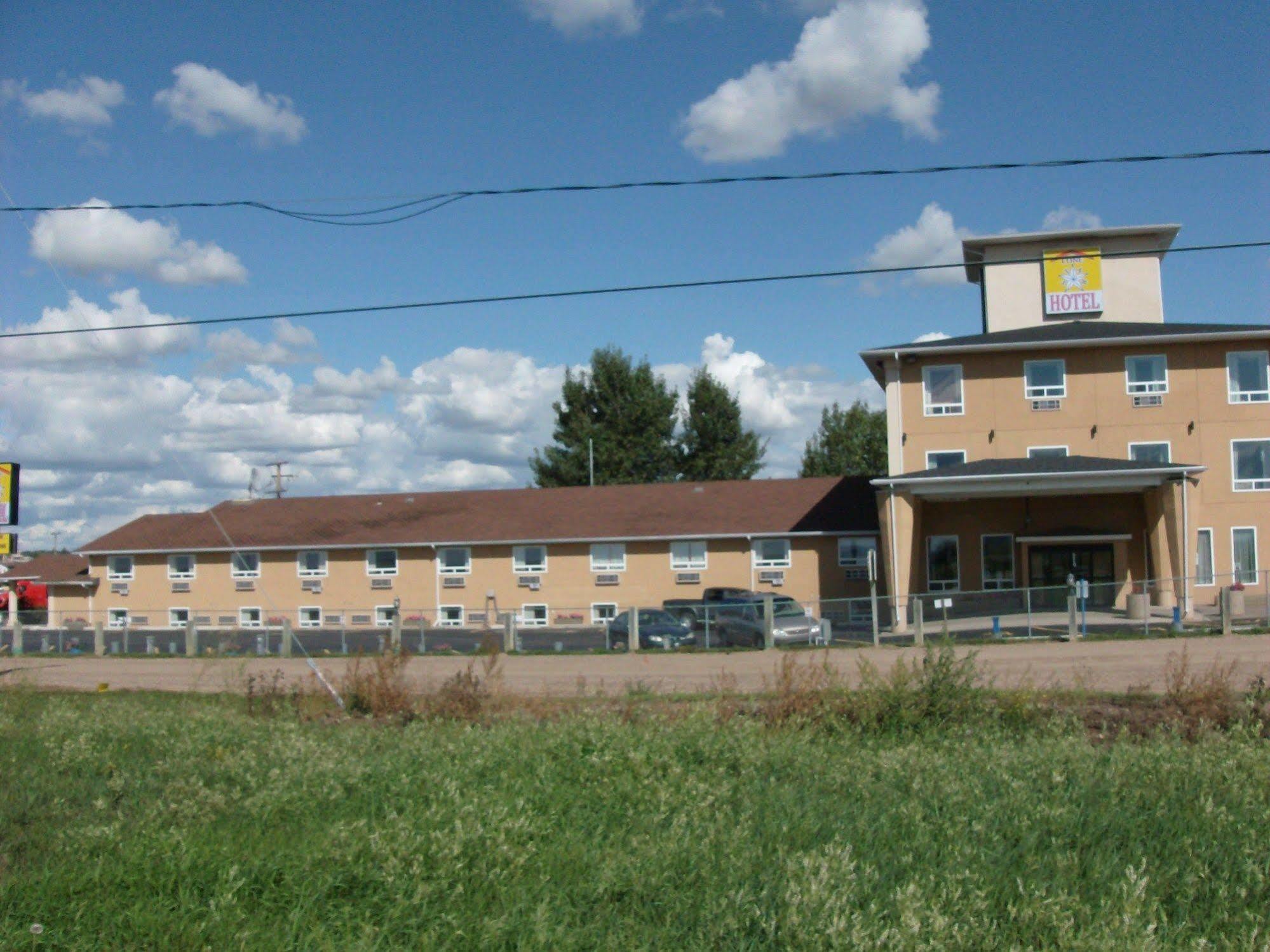 Lone Star Hotel North Battleford Buitenkant foto